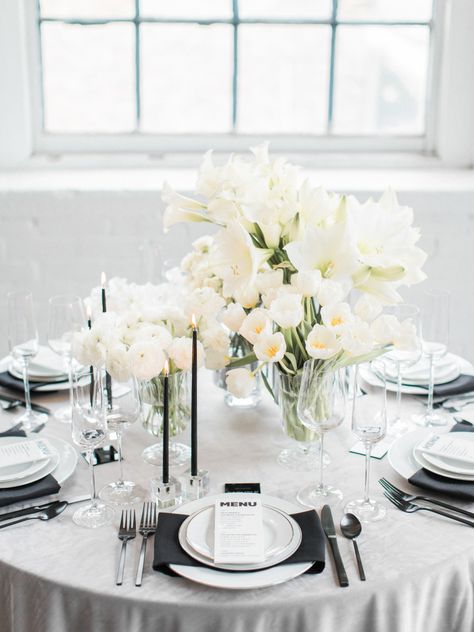 Gay Wedding Ideas Decor, Wedding Table Black, White Mason Jars, Gay Wedding Ideas, Mason Jars Ideas, White Wedding Table Setting, Modern Glam Wedding, Masculine Wedding, Jars Ideas