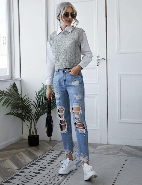 Chaleco Tejido Outfit, Outfit Chaleco Gris, How To Style A Sweater Vest, Forever 21 Outfits, Cable Knit Sweater Vest, Sweater Vest Outfit, Cute Outfits With Leggings, Knit Sweater Vest, Trendy Fall Outfits