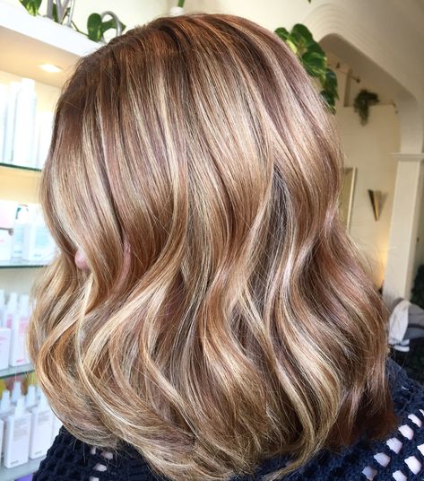 Blonde Hair With Copper Highlights, Blonde Hair With Copper Lowlights, Highlights Copper, Blonde Hair Light, Auburn Hair With Highlights, Light Auburn Hair Color, Root Stretch, Light Auburn Hair, Copper Blonde Hair