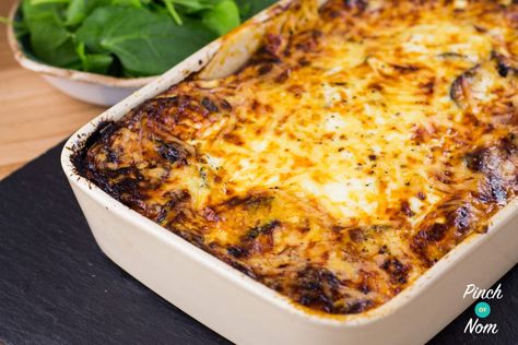 Lamb Moussaka, Vegan Moussaka, Minced Lamb, Moussaka Recipe, Pinch Of Nom, Low Calorie Cooking, Syn Free, Kitchen Machine, Lamb Recipes