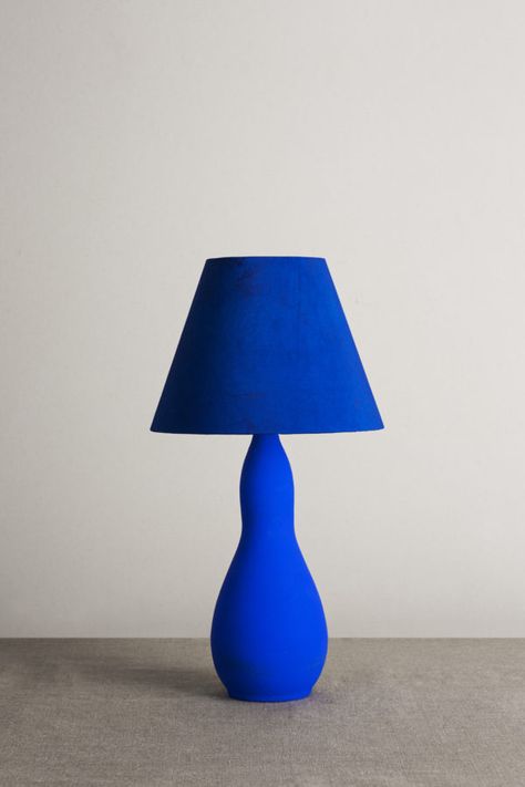 Estilo Kitsch, Blue Lamp, In Between, Blue Decor, Colorful Furniture, True Blue, Art And Design, Interior Inspo, Light Art