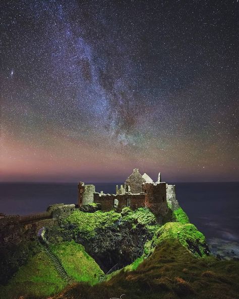 Raw Ireland Feature . . Photographe Irish Beach, Dunluce Castle, Ireland Vacation, Ireland Travel, Felt Christmas, Northern Ireland, Great View, Beautiful World, That Way