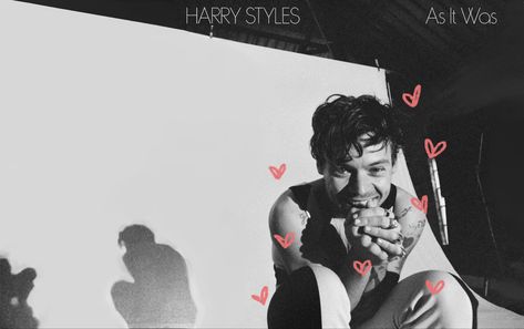 As It Was Wallpaper, Wallpaper With Hearts, Harry Styles As It Was, Harry Styles Drawing, Wallpaper Drawing, Laptop Wallpaper Desktop Wallpapers, One Direction Wallpaper, Book Background, Cute Laptop Wallpaper