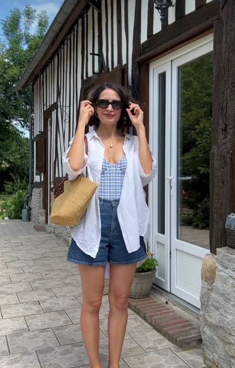 Romantic Style Outfit Casual, French Outfit Summer, Rouje Style, Romantic Style Outfit, French Summer Style, Summer French Style, Base Clothing, French Outfits, Wardrobe Aesthetic