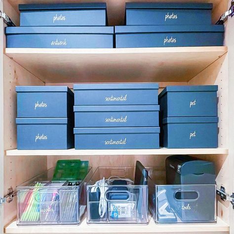 THE HOME EDIT ® on Instagram: “Don't have time to fill photo albums? Drop those sentimental items into storage boxes (categorized by year, person, or occasion) and get on…” Ocd Organization, Home Edit, The Home Edit, Organization Inspiration, Home Management, Home Organisation, Photo Organization, Home Office Organization, Paper Organization