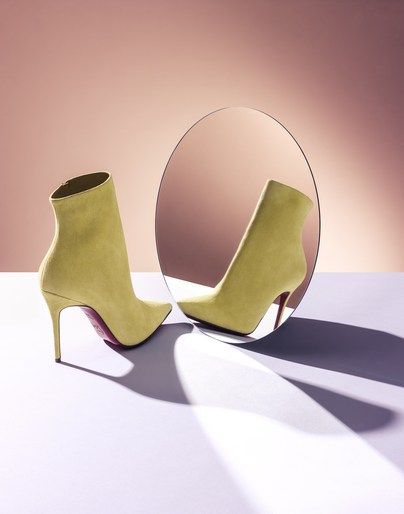 art direction | shoe fashion still life photography - Travis Rathbone GLASSES SHOOT Shoes Editorial, Shoes Fashion Photography, Fashion Still Life, Shotting Photo, Shoes Photography, Still Photography, Foto Tips, Shoes Photo, Clothing Photography