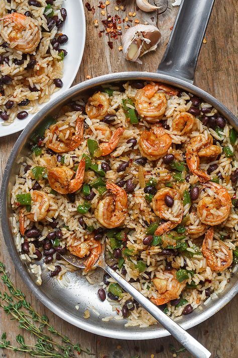 Spicy Jerk Shrimp, Rice and Black Beans – An easy, light dinner, with so much flavor and cooked all together in just one pan! Mexican Black Beans And Rice, Easy Light Dinner, Rice And Black Beans, Rice With Shrimp, Mexican Black Beans, Jerk Shrimp, Shrimp Rice, Black Beans And Rice, Black Bean Recipes