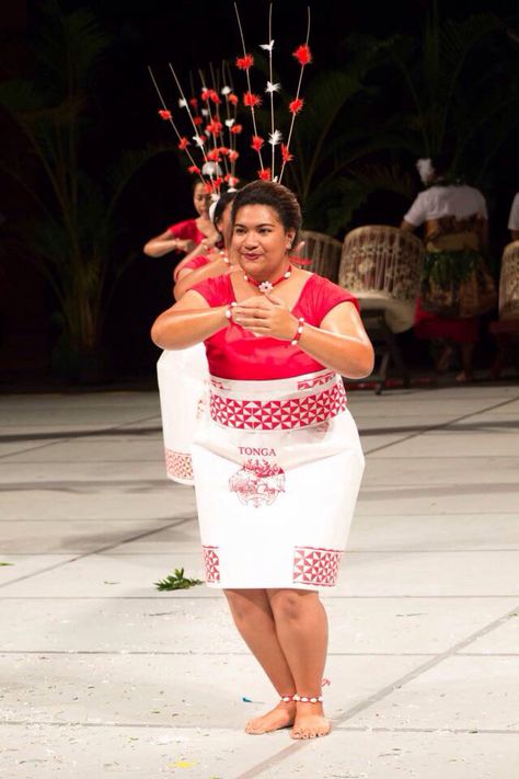 Tongan Tauolunga Costume, Tauolunga Costumes, Tongan Clothing, Tongan Art, Tongan Culture, Polynesian Dance, Cultural Fashion, Polynesian Art, Poly Art