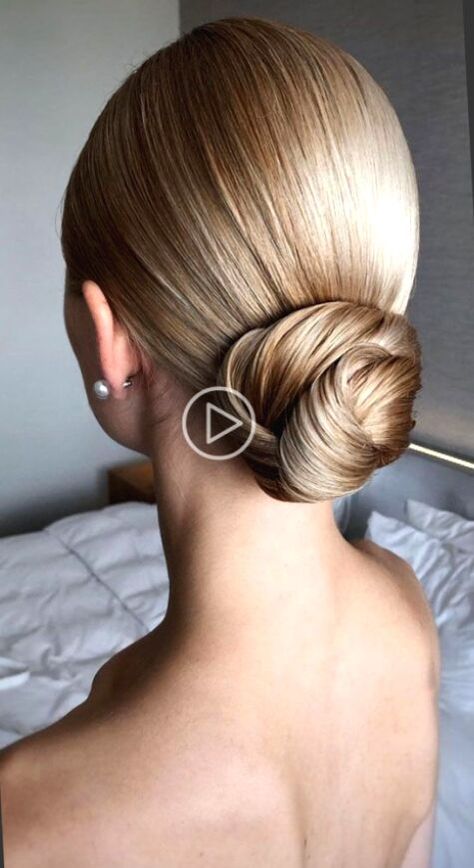 ▷ ▷2. Sleek Low Bun We dont know about you...t were kind of over updo hairstyles...pecially hot warmer seasons are ahead of us...... Casual Hair Updos, Prom Pony, Sleek Low Bun, Bridesmaid Hair Ponytail, Prom Braid, Up Dos For Prom, Prom Pony Tail, Bridesmaid Hairstyles Half Up Half Down, Up Dos