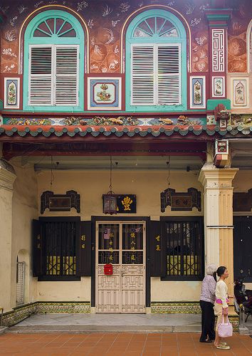 http://www.greeneratravel.com/ Cambodia Tour Operator Old Colonial House, Malacca, Malaysia Colonial Shophouse, Phuket Style, Peranakan Architecture, Peranakan Shophouse, Vintage Malaysia, Chinese Mansion, Chinese Homes, Malaysia Design, Malacca Malaysia