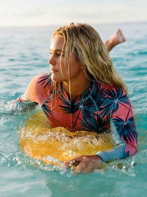 Felicity Palmateer, Surfing Style, Swimsuit Inspiration, California Life, Surfing Aesthetic, Surfer Boys, Female Surfers, Book Pictures, Surf Vibes