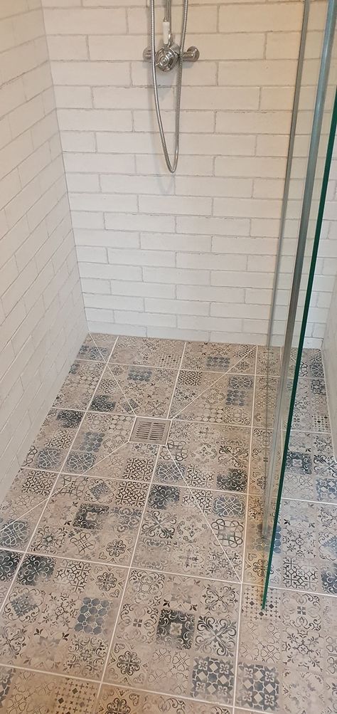 Brick Style Tiles Bathroom, Moroccan Tile Bathroom Floor, Moroccan Tiles Bathroom, Bath Styling, Moroccan Tile Bathroom, Moroccan Style Bathroom, Brick Style Tiles, Moroccan Floor Tiles, Tiny Bathroom Makeover