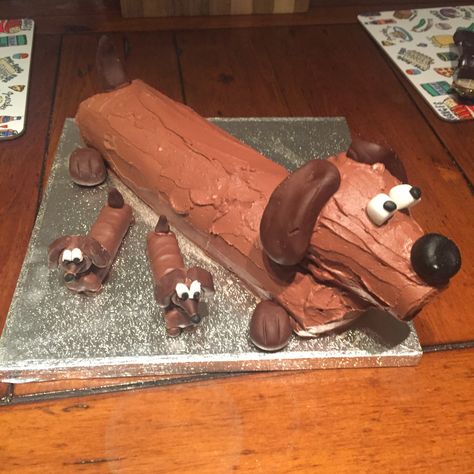 Sausage dog cake Sausage Dog Birthday Cake, Sausage Dog Cake, Animal Party Cake, Dachshund Cake, Cake Dog, Healthy Dog Treats Homemade, Dog Birthday Cake, 3d Cakes, Dog Cakes