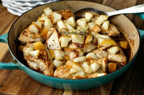 Roasted Chicken with Honey Bacon Pears | ReluctantEntertainer.com Savory Pear Recipes, Caramelized Onion Sandwich, Honey Bacon, Chicken With Honey, Savory Recipe, Entertaining Food, Pear Recipes, Fall Dishes, Savory Dishes