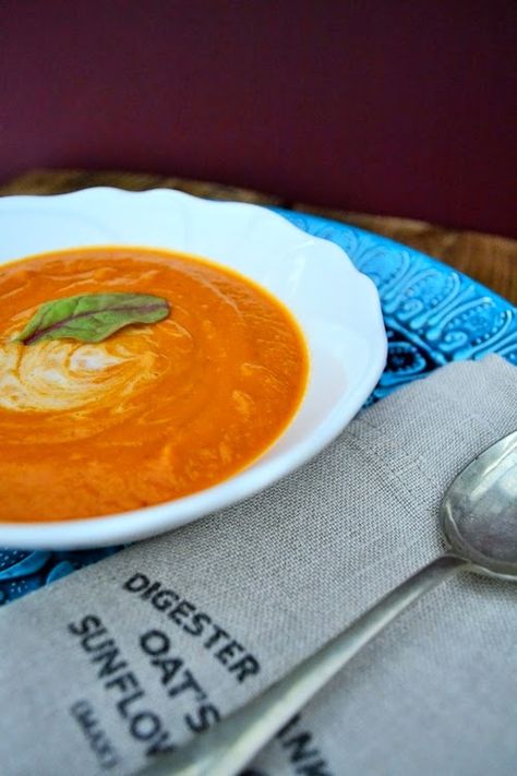 Creamy Butternut Squash and Tomato Soup - A rich and full flavoured Autumnal soup of roast butternut squash, onion and tomatoes. #butternutsquash #squash #soup #squashsoup #tomatosoup #vegan #vegansoup #vegetariansoup #fallsoup Squash And Tomato Soup, Scottish Kitchen, Tomato Bisque Soup, Bisque Soup, Creamy Butternut Squash, Cheap Clean Eating, Squash Soup Recipe, Plant Based Recipes Easy, 5 2 Diet