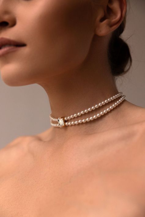 Formal Necklace Classy, Bridal Pearl Necklace Vintage, Wedding Pearl Choker, Crystal Pearl Necklace, Chocker Neckless Pearls, Necklace For Off The Shoulder Dress, Peals Jewelry, Wedding Accessories For Bride Jewelry, Pearl Choker Necklace Design