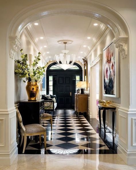 Luxe decor magazine (@luxedecor___kw) • Instagram photos and videos Black And White Foyer, Lori Morris, White Foyer, Foyer Floor, Entrance Foyer Design, Foyer Flooring, Living Room Gray, Entrance Foyer, Foyer Design