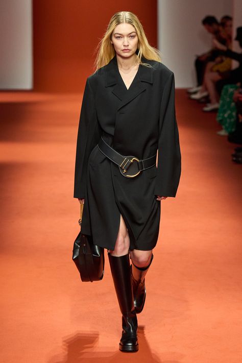 Tod’s Fall 2022 Ready-to-Wear Collection | Vogue Fall Runway, Corporate Fashion, Michael Kors Collection, Flight Jacket, Fall 2022, Gigi Hadid, Fashion News, Dress Skirt, Celebrity Style