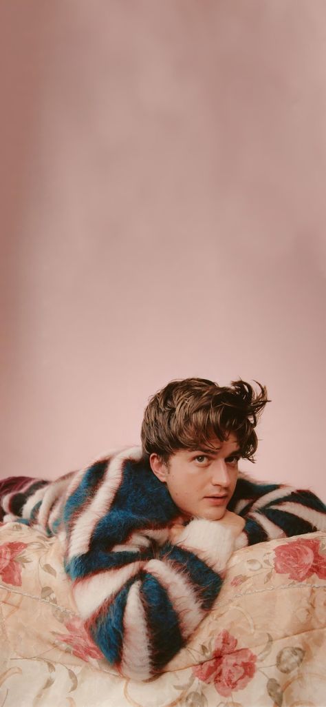 Joe Keery Eyes, Joe Kerry Wallpapers, Joe Keery Wallpaper, Joe Kerry, Beautiful Joe, Best Friend Day, Fictional Men, Joe Keery, Steve Harrington