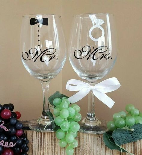 Bride And Groom Wine Glasses, Mr And Mrs Wine Glasses, Customized Wine Glasses, Couples Wine Glasses, Wine Glasses Wedding, Glasses Bride, Bride And Groom Glasses, Wedding Wine Glasses, Diy Wine Glasses