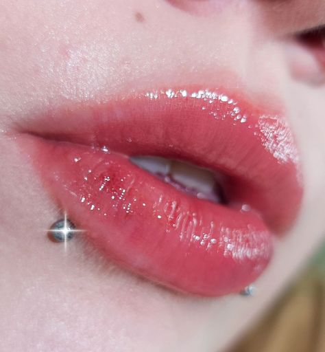 Lee Altringer | 🌸🌸🌸 Another little lip swatch this is the @romandyou Glasting Color Gloss in 06 Deepen Moor 🥹 it's a new favourite hehe Use code... | Instagram Glittery Lip Gloss, Peach Extract, Makeup Everyday, Oil Colour, Lip Oils, Lip Swatches, Golden Glitter, Glitter Lips, New Launch