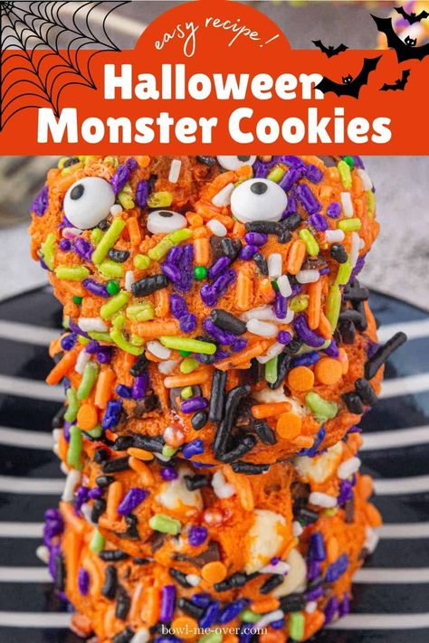 Chewy, delicious Halloween Monster cookies made with a cake mix, are the perfect sweet treat for parties for kids and adults! Halloween Desserts Cake, Halloween Monster Cookies, Halloween Hotdogs, Halloween Pretzels, Gourmet Caramel Apples, Cookie Bowls, Candy Eyeballs, Halloween Sprinkles, Halloween Dessert