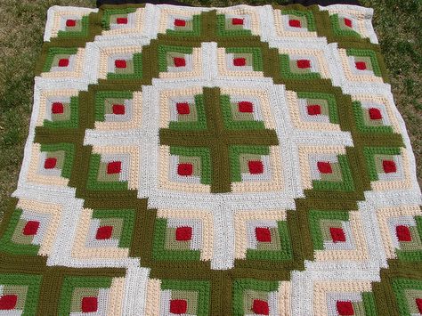 crochet log cabin blanket Crochet Log Cabin, Log Cabin Blanket, Autumn Cabin, Crochet Quilts, Cabin Blanket, Knitted Blanket Squares, Knitting Blanket, Granny Square Afghan, Crocheted Items