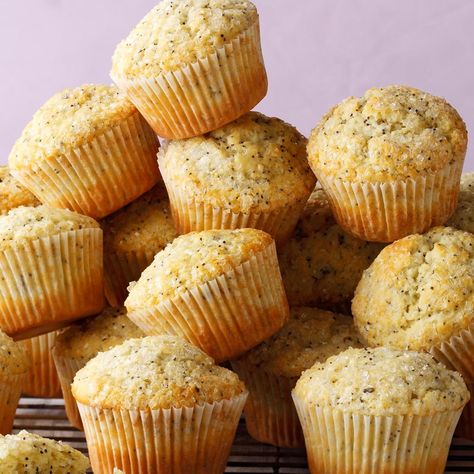 Lavender Poppy Seed Muffins Oatmeal Dinner, Poppy Seed Muffin Recipe, Cherry Muffins, Banana Buttermilk, Seed Muffins, Lavender Recipes, Lemon Scones, Poppy Seed Muffins, Baking Cocoa