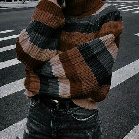 Sweatercore Aesthetic, Autumn Sweaters Aesthetic, Dark Academia Crochet, Crochet Sweater Design, Amazing Crochet, Mode Crochet, Crochet Sweaters, Sweater Design, Unique Styles