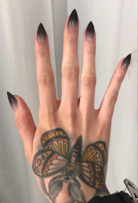 Short Sharp Black Nails, Moody Nails Grunge, Goth Nails Simple, Simple Gothic Nails, Silly Nails, Nude Baddie Nails, Vampire Nails, Black Ombre Nails, Stilleto Nails Designs