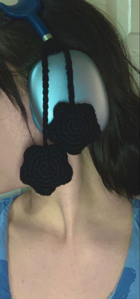 Crochet Headphones Accessories, Crochet Headphone Cover Free Pattern, Crochet Headphone Decoration, Headphone Crochet Covers, Headphone Accessories Crochet, Crochet Headphone Accessories Pattern, Star Headphone Cover Crochet, Headphone Knit Cover, Crochet Headphone Accessories