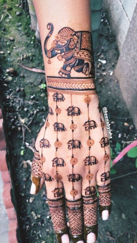 Simple And Beautiful Mehndi Designs, Mehndi Designs For Back Hand, Mehndi Designs For Back, Beautiful Mehndi Designs, Rajasthani Mehndi Designs, डिजाइनर कपड़े, New Bridal Mehndi Designs, Mehndi Designs For Kids, Very Simple Mehndi Designs