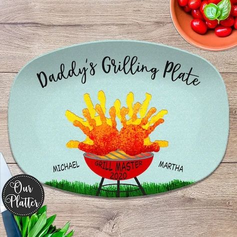 Papa Tag, Grill Plate, Custom Plates, Father's Day Diy, Handprint Art, Fathers Day Crafts, Baby Crafts, Personalized Family, Animals For Kids