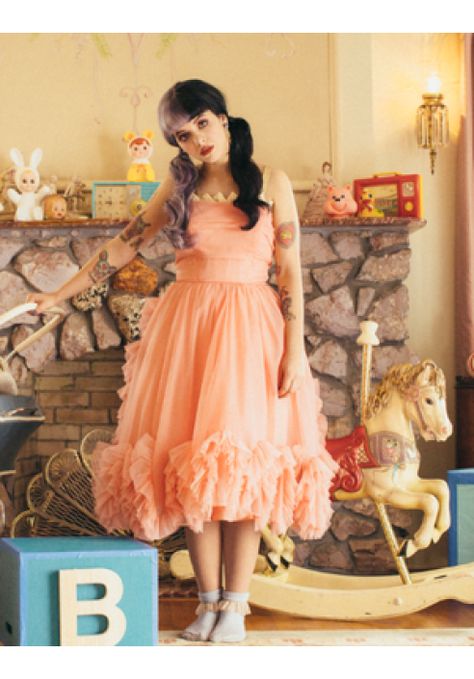 Pity party Melanie Martinez Pity Party, Melanie Martinez Outfit Ideas, Melanie Martinez Dress, Celeb Aesthetic, Melanie Martinez Birthday, Melanie Martinez Style, Martinez Wallpaper, Best Celebrity Dresses, Melanie Martinez Outfits