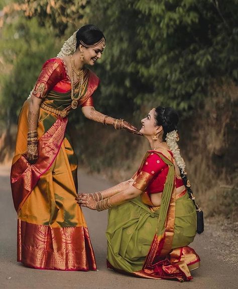 Kerala Wedding Reception Dress, Kerala Wedding Photography, Kerala Bride, Bridal Sarees South Indian, Dress Code Wedding, Wedding Hairstyles Bride, Hindu Bride, Sisters Dress, Bride Sister