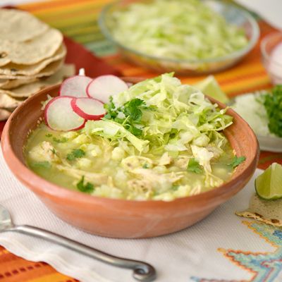 Pozole Verde de Pollo Chicken Pozole Recipe, Green Pozole, Pozole Verde, Pozole Recipe, Mexican Soup, Pork Meat, Mexican Food Recipes Authentic, Chicken Flavors, Mexican Dishes