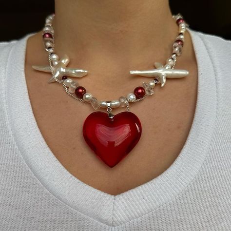 pearlsandco on Instagram: "Endless Love Necklace❤️‍🔥 handmade jewelry <3 ~available at pearslandco.shop details: length: 40cm (plus 5cm extension) material: - white and red freshwater pearls, minerals and crystals - stainless steel chain - silver plated closure - glass heart pendant ! due to handmade nature, the item may vary slightly from the photo ! Care Handmade jewelry is delicate. Handle gently and with care. Protect against moisture, direct sunlight and heat, so it will last you year Clear Heart Necklace, Glass Heart Necklace, Clear Heart, Photo Care, Necklace Layered, Chain Silver, Endless Love, Glass Heart, Love Necklace