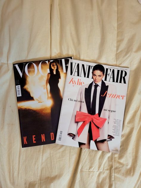 jenners vogue italia kylie jenner kendal jenner vanity fair italia jenner sisters magazine Kendal Jenner, Vanity Fair Magazine, Billboard Magazine, Jenner Sisters, Vogue Covers, Vogue Italia, Clean Girl, Vanity Fair, Kendall Jenner