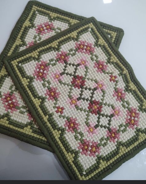 Cross Stitch Placemats, Cross Stitch Rug Pattern, Cross Stitch Coasters, Cross Stitch Rug, Miniature Needlepoint, Miniature Embroidery, Cross Stitch Geometric, Yarn Wall Art, Embroidery Cross Stitch