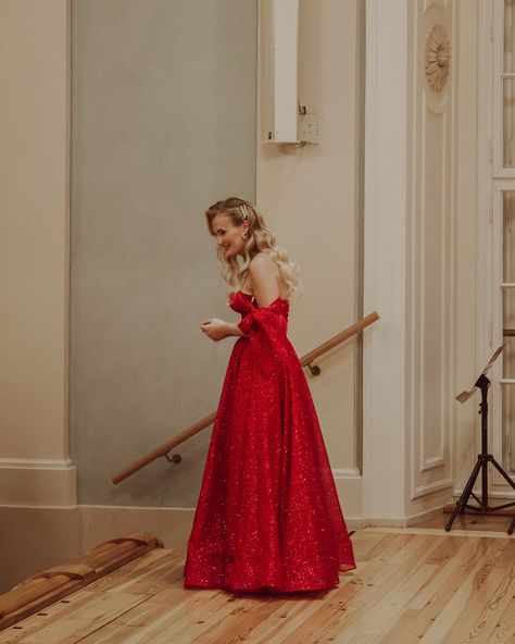 Concert Photography Backstage Singer Concert Classical music Opera Red Dress Concert Dress, Concert Dresses, Concert Photography, Classical Music, Red Dress, Opera, Concert, Music, Photography