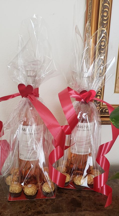 Vday Gifts For Him Baskets, Alcohol Gift Baskets, Bouquet Chocolate, Valentines Day Wine, Valentine Gift Baskets, Valentine's Day Gift Baskets, Valentine's Ideas, Fruit Gifts, Alcohol Gifts