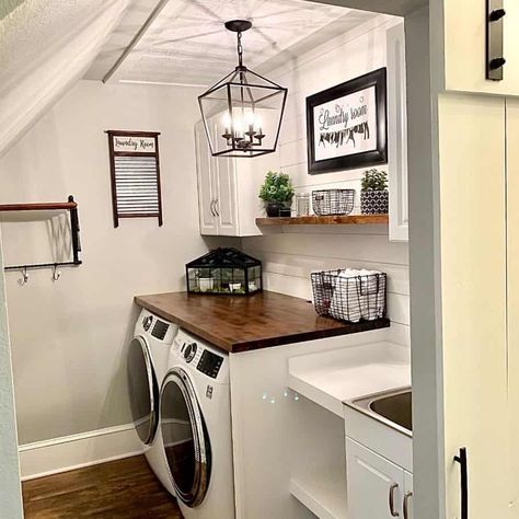 The Top 64 Small Laundry Room Ideas - Interior Home and Design - Next Luxury Laundy Room, Small Laundry Room Makeover, Laundry Room Lighting, Stylish Laundry Room, Dream Laundry Room, Laundry Room Layouts, Laundry Room Renovation, Farmhouse Laundry Room, Laundry Room Ideas