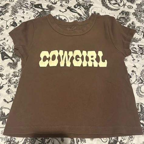 Brandy Mellville ‘Cowgirl’ CropTop Cowgirl Tshirt, Cowgirl Baby, Baby Graphic Tees, Cowgirl Shirts, Crop Top Casual, John Galt, Solid Clothes, Crop Shirt, Baby Tee