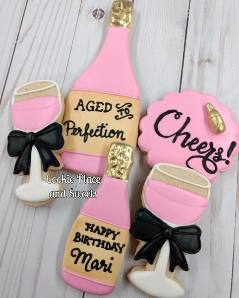 Aged To Perfection Party Theme For Woman, Wine Cookies, 59 Birthday, Backyard Birthday, Bbq Wedding, Birthday Wine, Birthday Cakes For Women, Cakes For Women, Bridal Shower Cakes