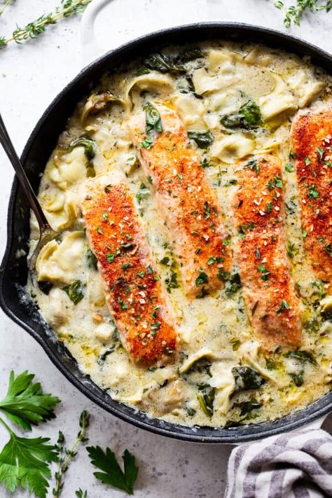 Artichoke Salmon, Wildfit Spring, Cauliflower Rice Paleo, Paleo Seafood, Artichoke Sauce, Easy Whole 30 Recipes, Whole30 Keto, One Skillet Meals, Healthy Weeknight Meals