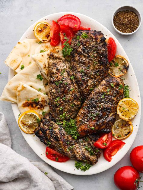 Za'atar Chicken Zaatar Seasoning, Zaatar Chicken, Caramel Chicken, Homemade Fajita Seasoning, The Recipe Critic, Recipe Critic, Chicken Healthy, Filling Dinner, Za Atar