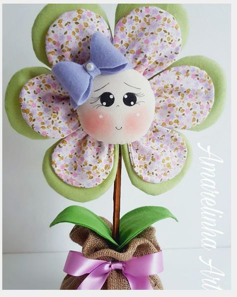 Fabric Flower Tutorial, Fabric Flowers Diy, Sewing Dolls, Felt Dolls, Soft Sculpture, Flower Tutorial, Fabric Dolls, Flowers Diy, Diy Flowers