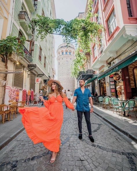 Turkey Photoshoot Ideas, Outfits For Turkey Travel, Istanbul Outfit Ideas, Amsterdam Honeymoon, Turkey Photoshoot, Turkey Outfits, Dubai Couple, Model Celana, Turkey Fashion