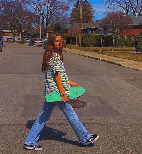 Indie Skateboard, Alternative Hippie, Abby Road, Hippie Grunge, Grunge Tumblr, Skateboard Girl, Tumblr Fashion, Skateboard, Tumblr