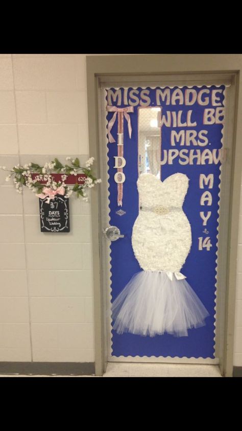 Door decor for teacher getting married ;) my co-workers are the best! Teacher Getting Married, Teacher Wedding Gift, Teacher Door Decorations, School Holiday Party, Made Of Honor, Teacher Wedding, Teacher Doors, Wedding Activities, Co Workers